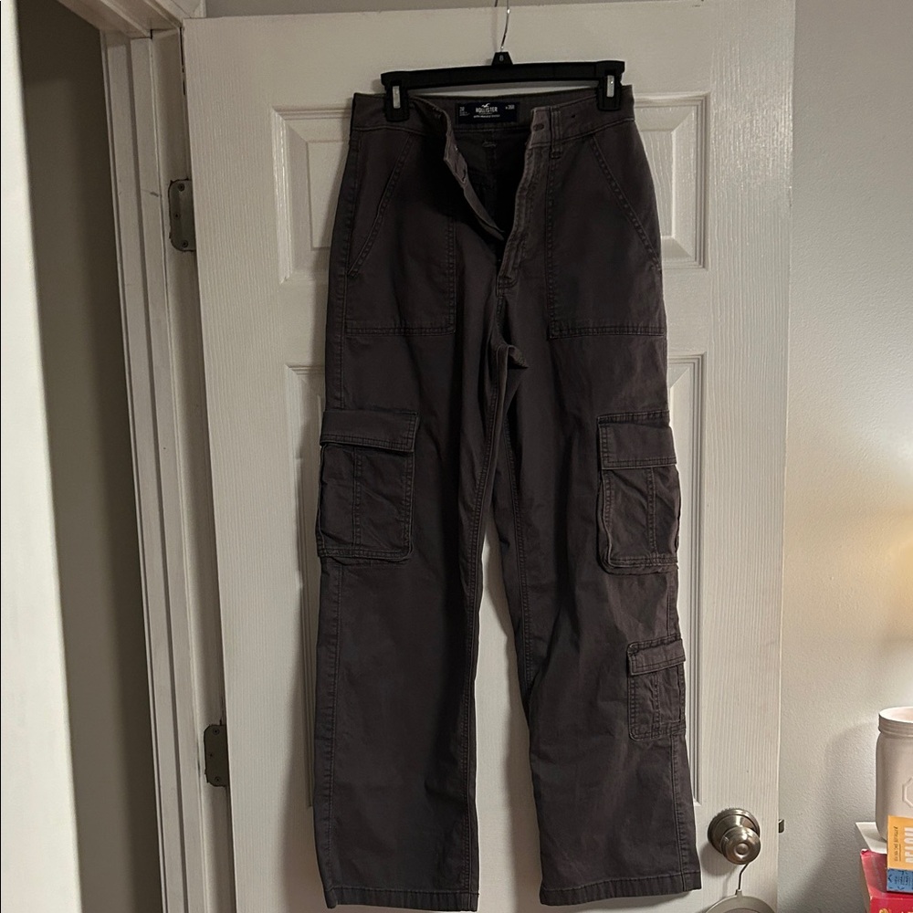 Hollister women’s  Cargo Pants in Charcoal